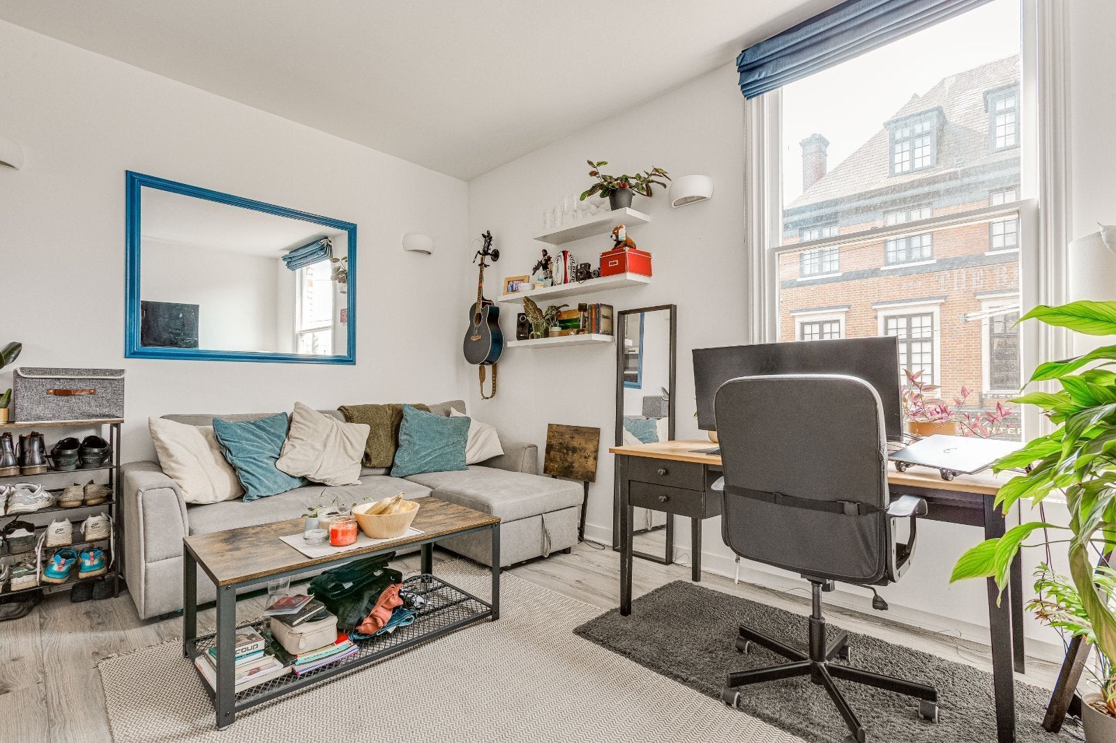 Flat Fernlea Road in Greater London