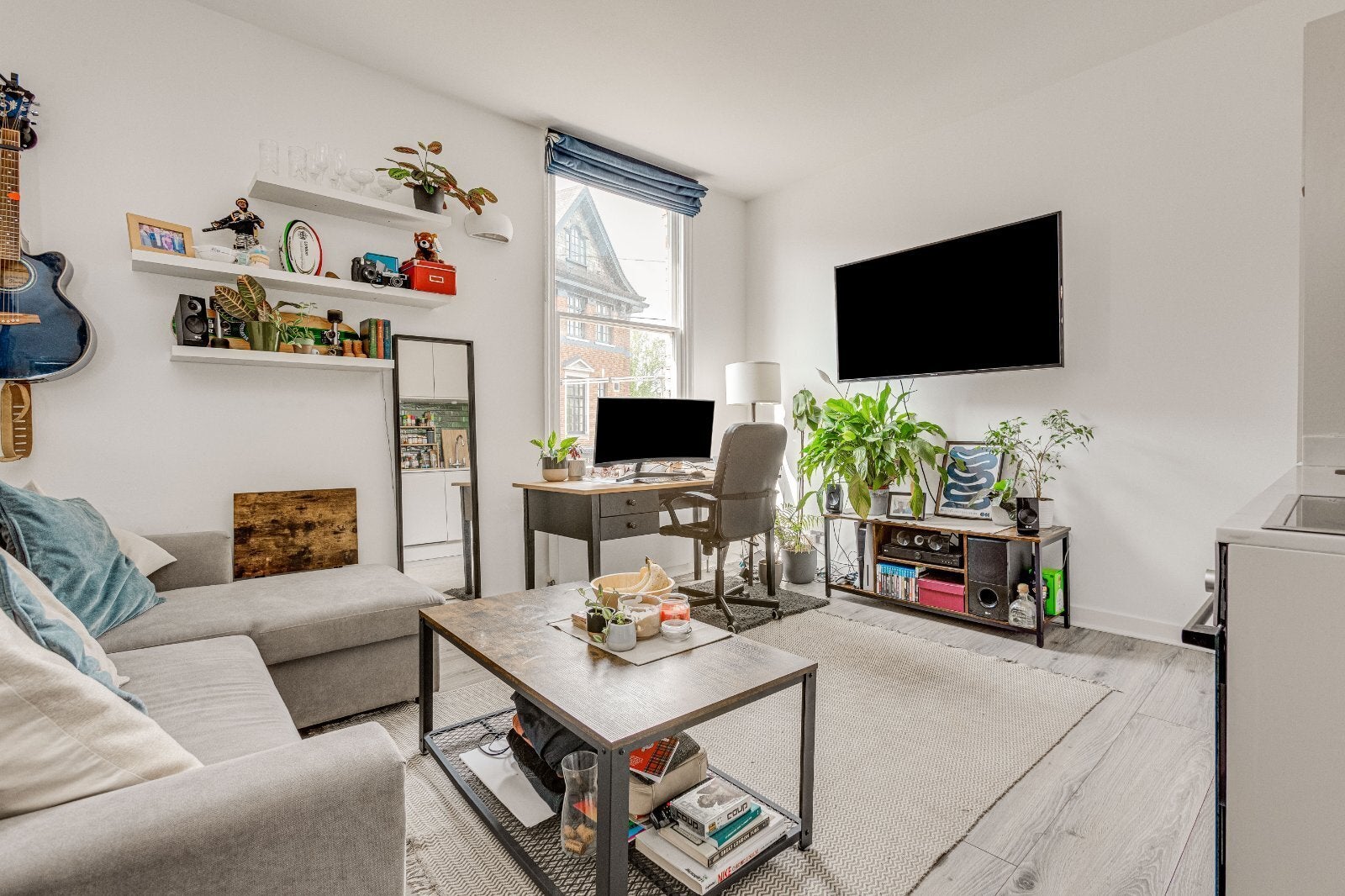Flat Fernlea Road in Greater London