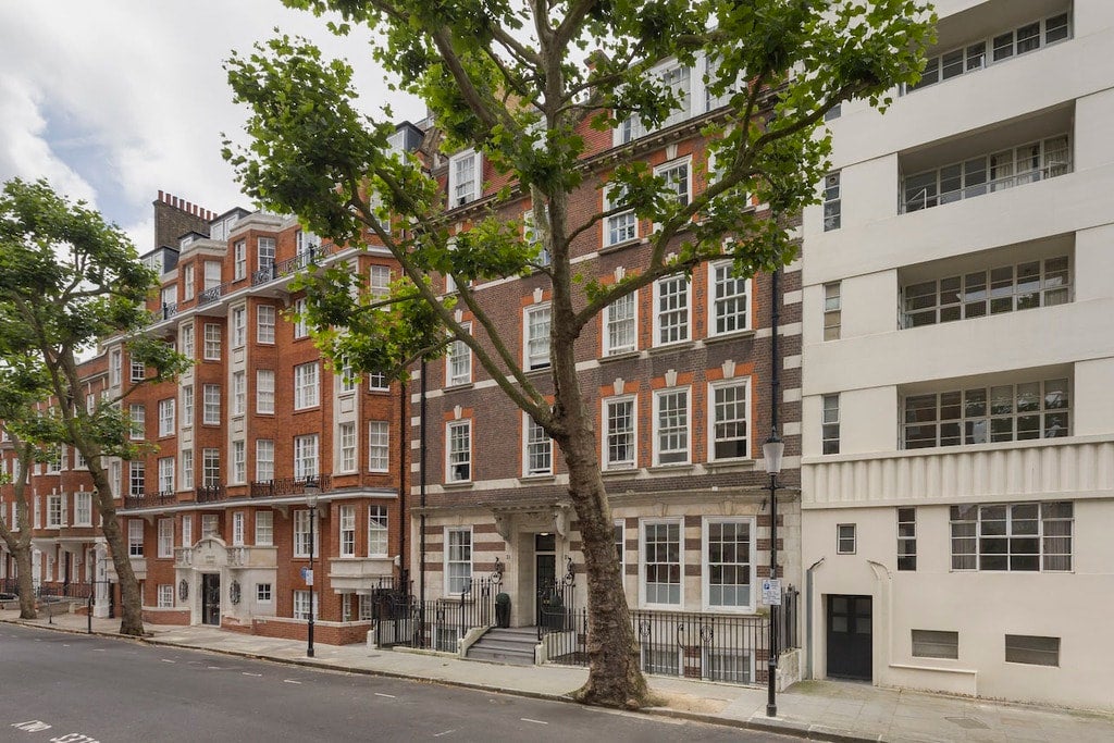 Flat Draycott Avenue in Greater London