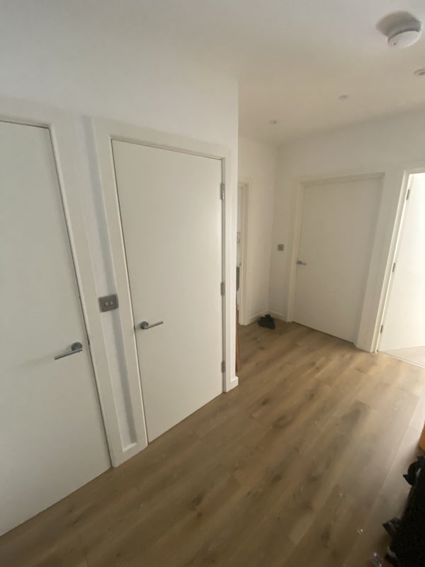 Room Warner Road in Greater London