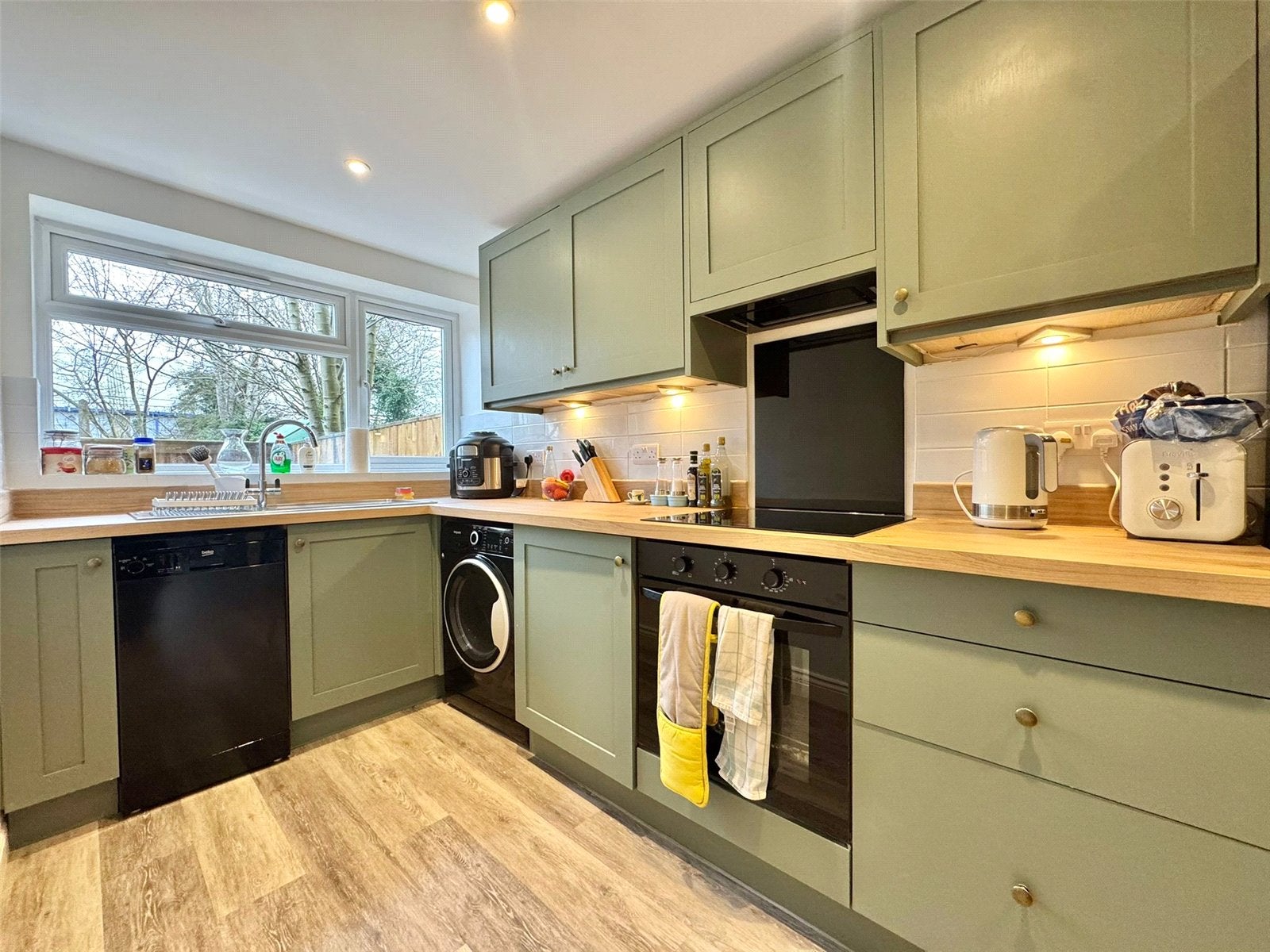Flat Weydon Lane in Waverley