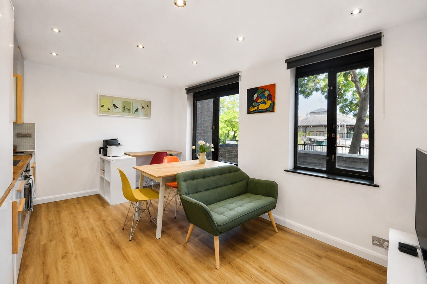 Flat Discovery Walk in Greater London