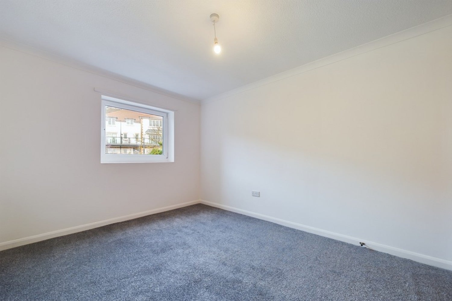 Flat Sandgate Esplanade in Folkestone and Hythe District