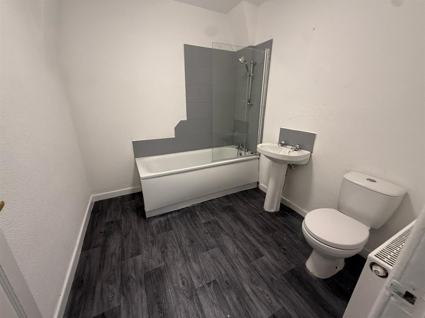 Flat Thompson Street in Padiham