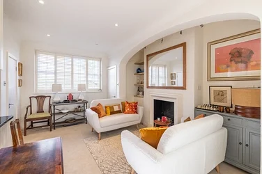 Flat Rosemoor Street in Greater London