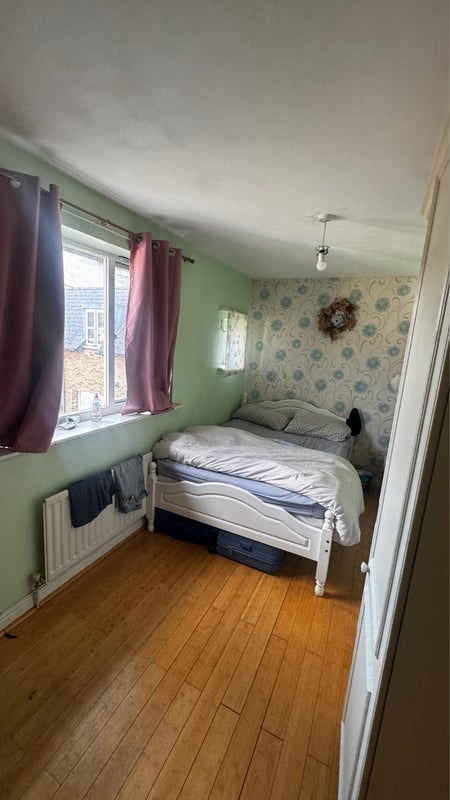 Room Magellan Place in Greater London