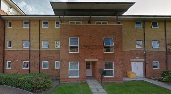 Flat Admiralty Close in London