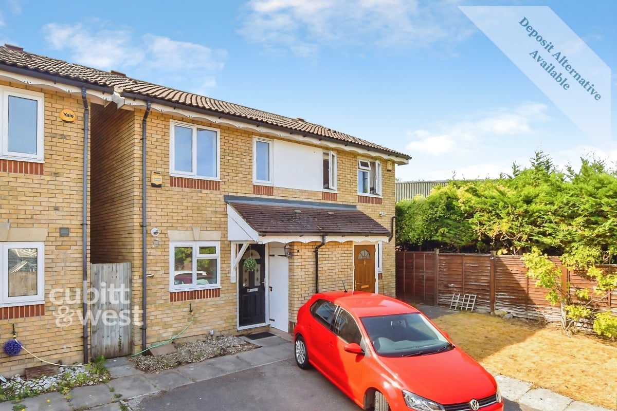 House Maude Close in Folkestone and Hythe District