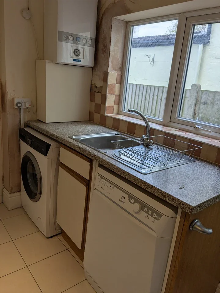 Room Longfellow Road in Gillingham