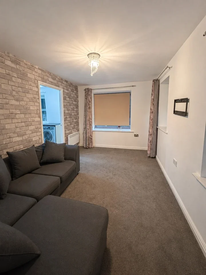 Flat Goresbrook Road in Greater London