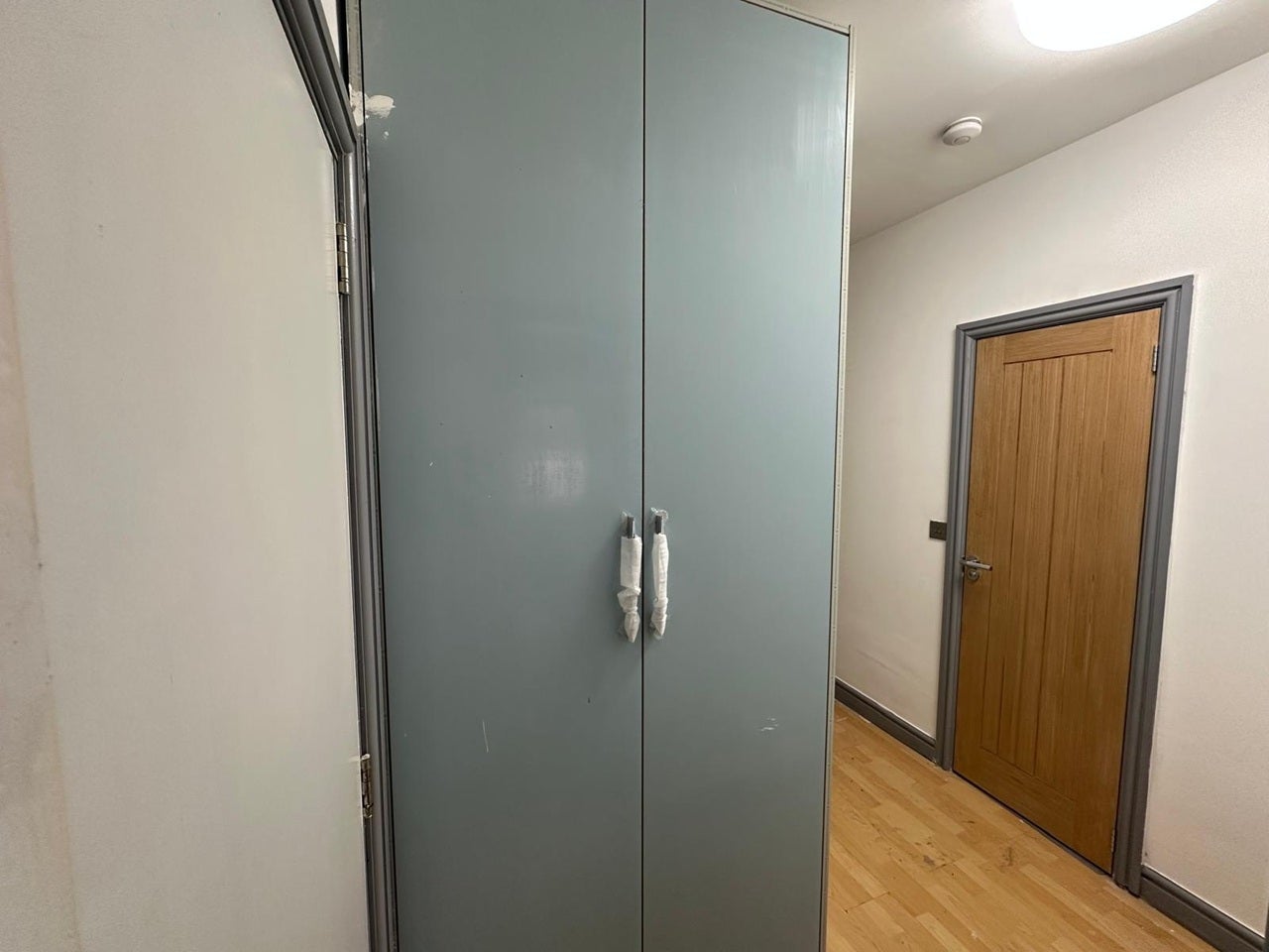 Room Kennerley Road in Bramhall