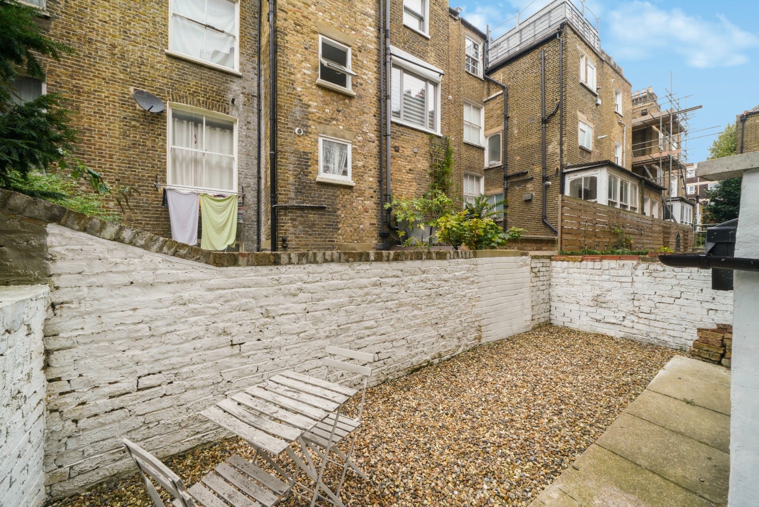 Flat Castletown Road in Greater London