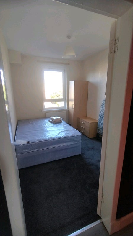 Room Wardieburn Road in City of Edinburgh