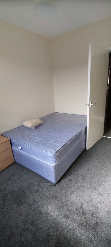Room Wardieburn Road in City of Edinburgh