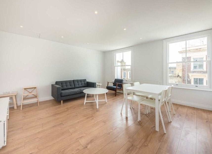 Flat Portobello Road in Greater London