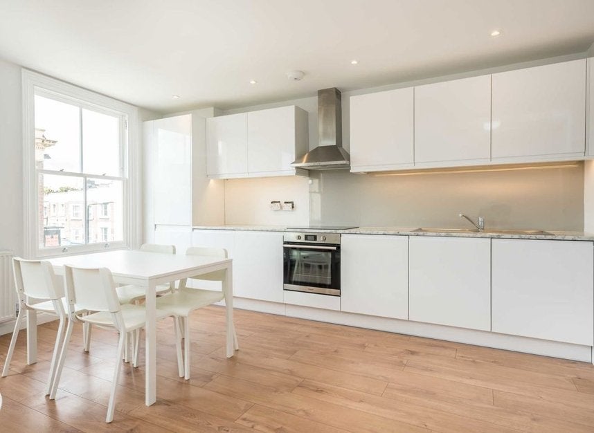 Flat Portobello Road in Greater London