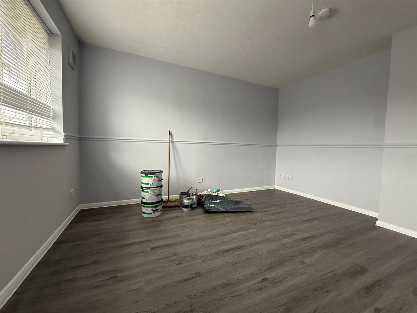 Flat Horsebridges Close in Greater London