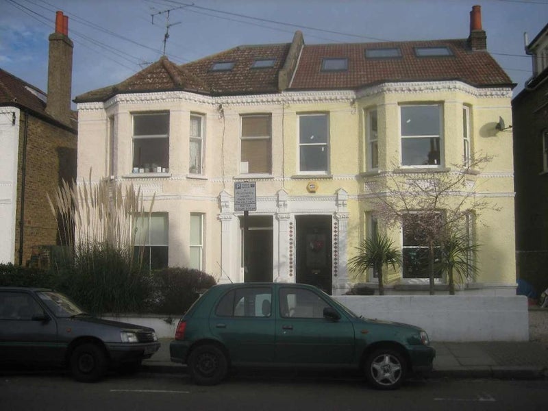 Room Ormeley Road in Greater London
