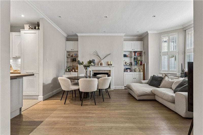 Flat Elvaston Place in Greater London