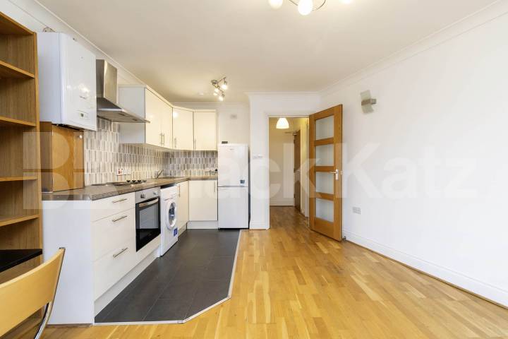 Flat Iverson Road in Greater London