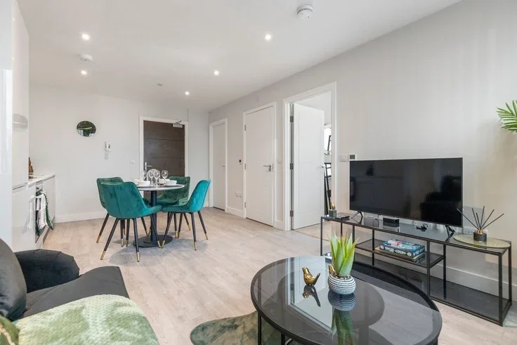 Flat Kymberley Road in Greater London
