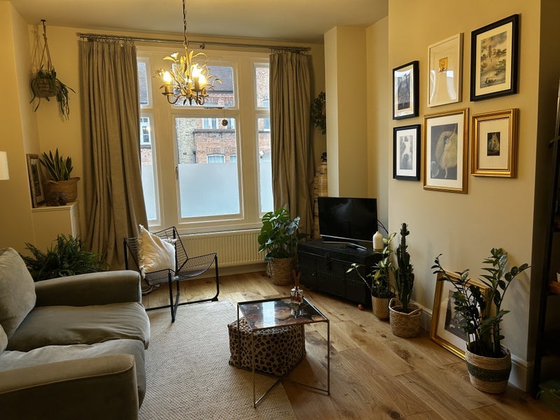 Room Algiers Road in Greater London