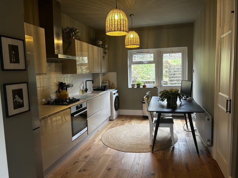 Room Algiers Road in Greater London