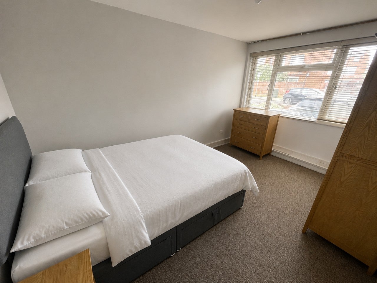 Room Highfield Road in Portsmouth