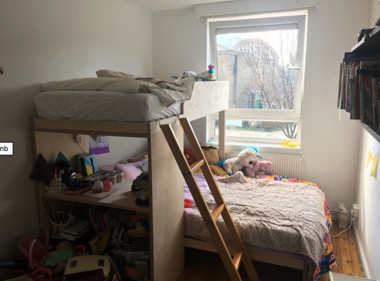 House Elmbridge Walk in Greater London