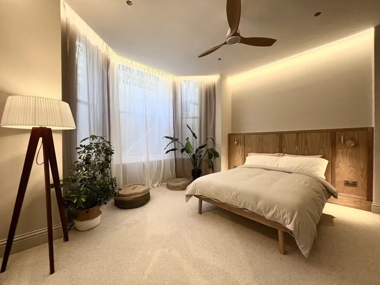 Flat Linden Gardens in Greater London