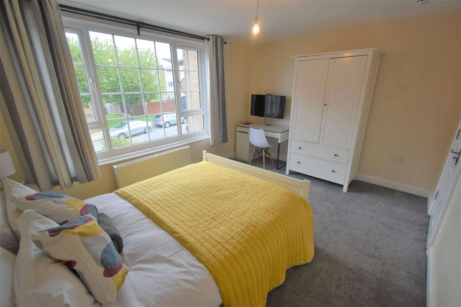 Room Phoenix Place in Dartford
