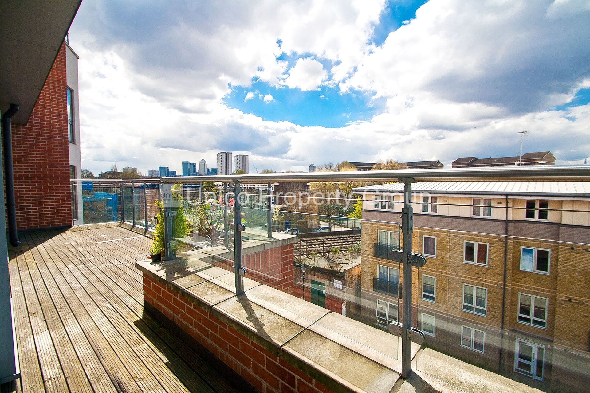 Flat Mostyn Grove in Greater London