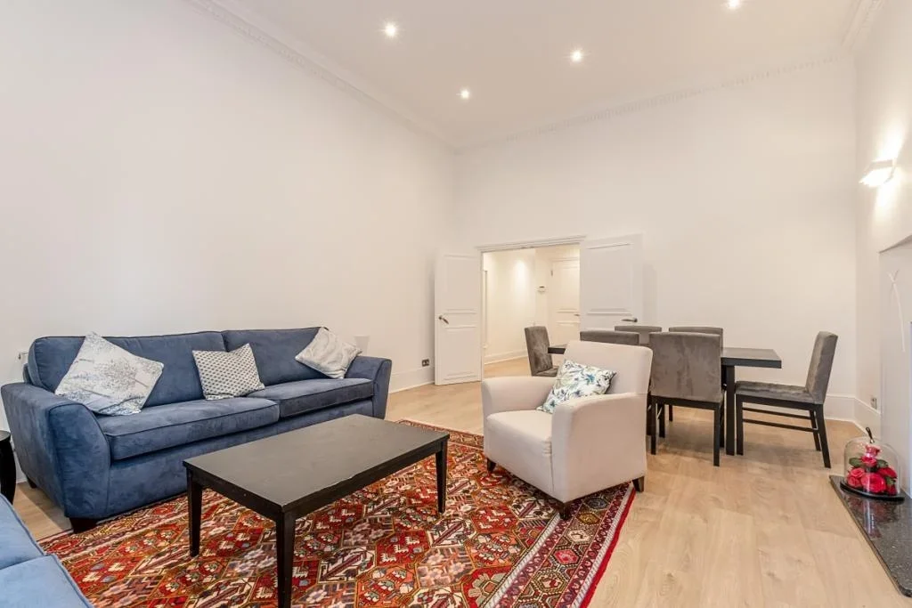 Flat Ashburn Gardens in Greater London