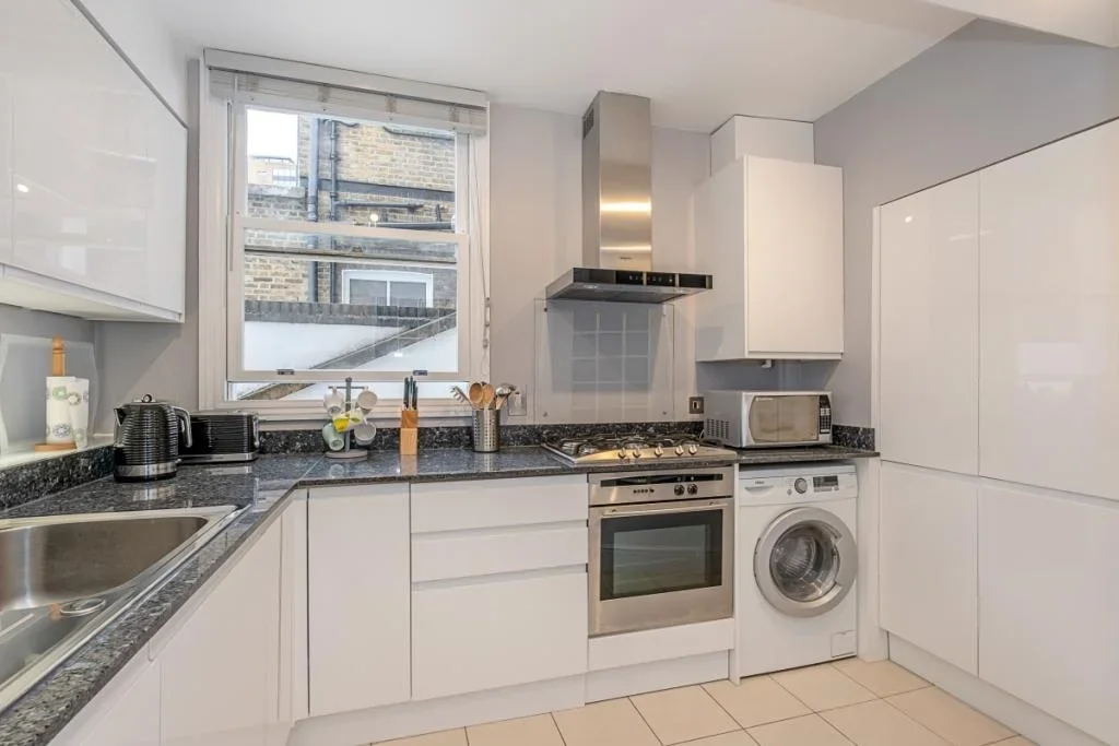 Flat Ashburn Gardens in Greater London