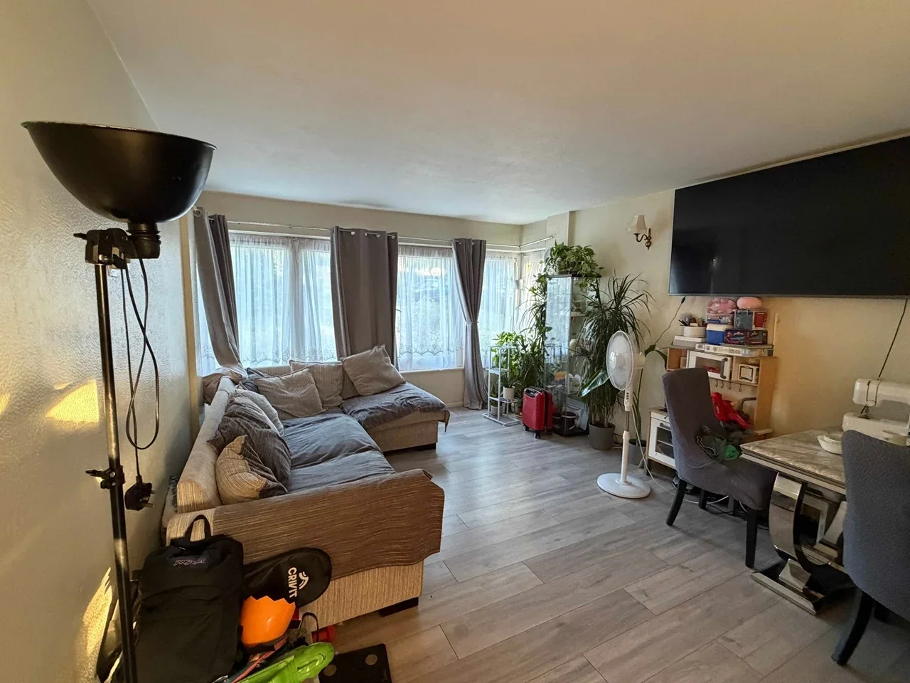Flat Elm Court in Greater London
