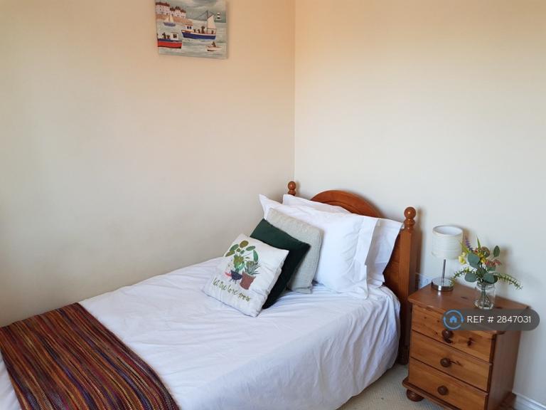 Room Daymond Street in Peterborough