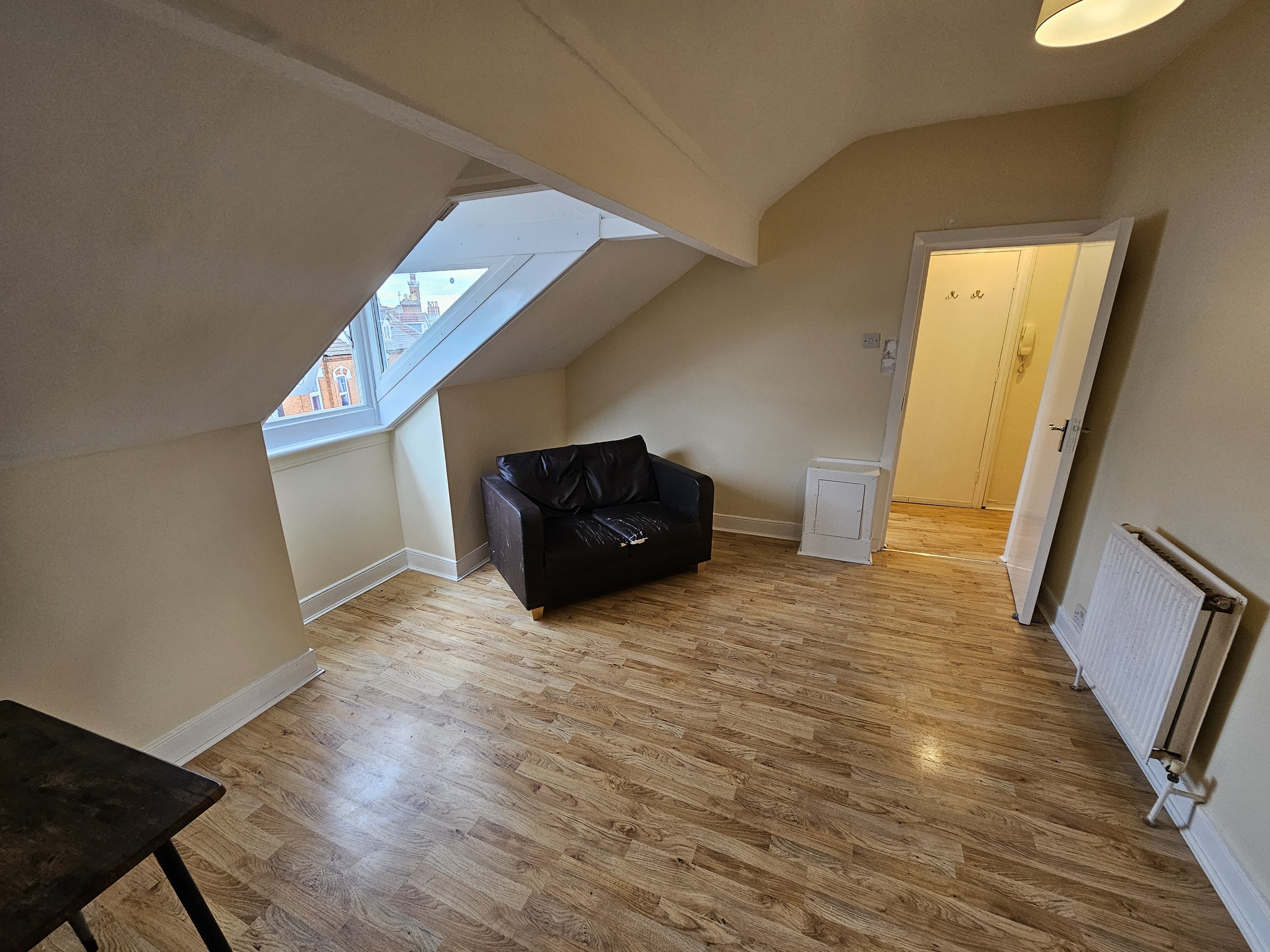 Flat Stirling Road in Birmingham