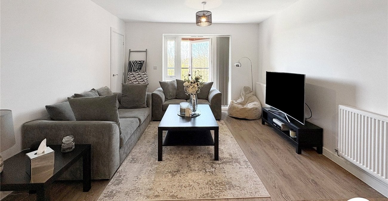 Flat Kings Hill Avenue in Tonbridge and Malling