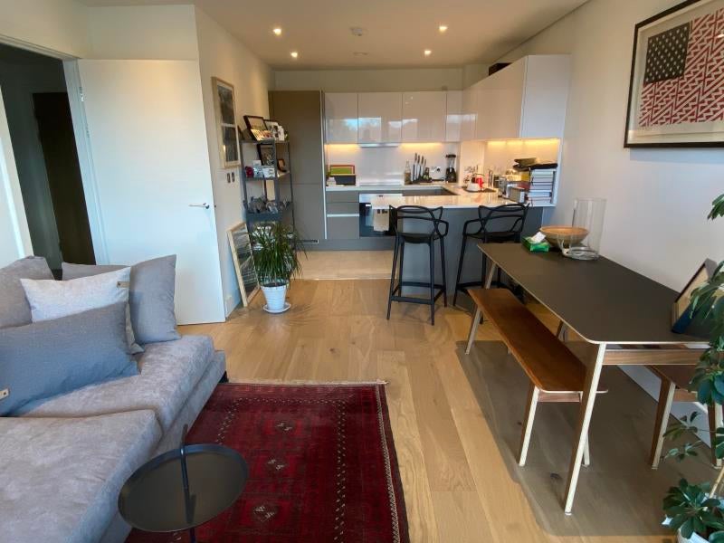 Flat Empire Way in Greater London
