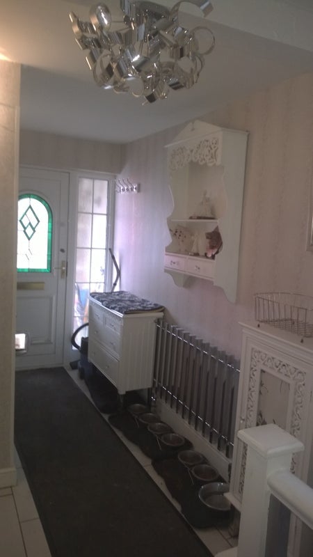 Room Mill Street in Slough