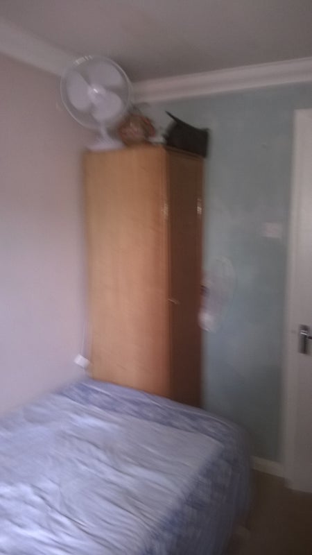 Room Mill Street in Slough