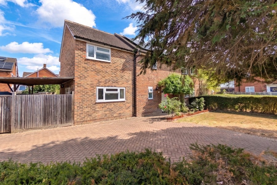 House Hammond Road in Woking