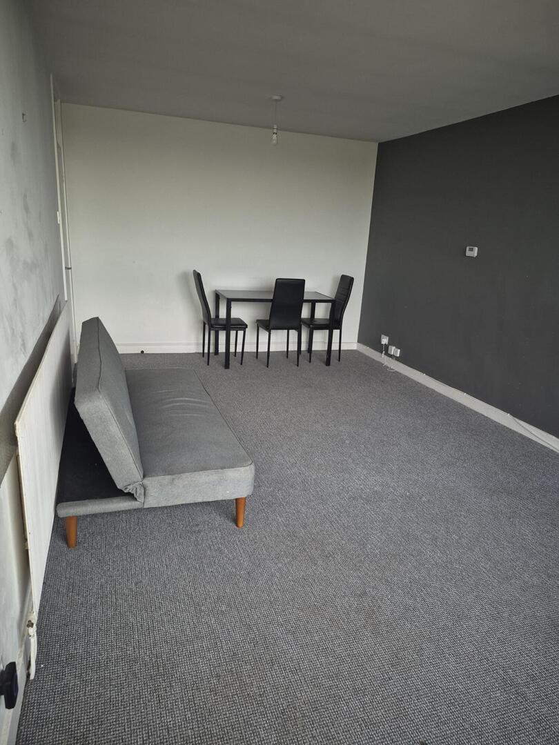 Flat Lyndwood Court in Leicester
