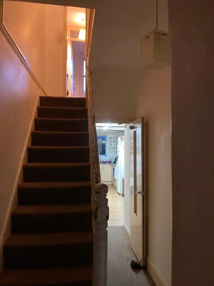 Room Farrant Avenue in Greater London