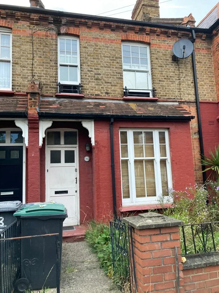 Room Farrant Avenue in Greater London