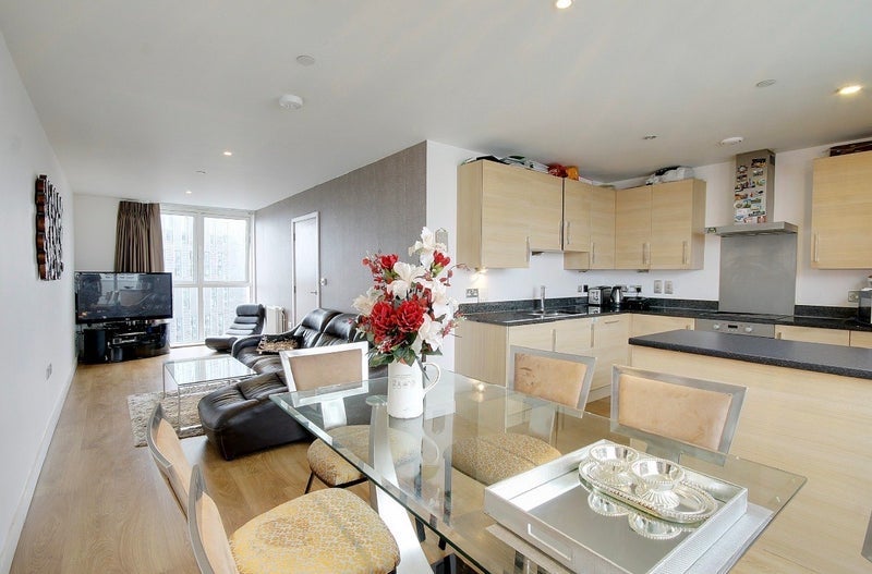 Room Jupp Road West in Greater London