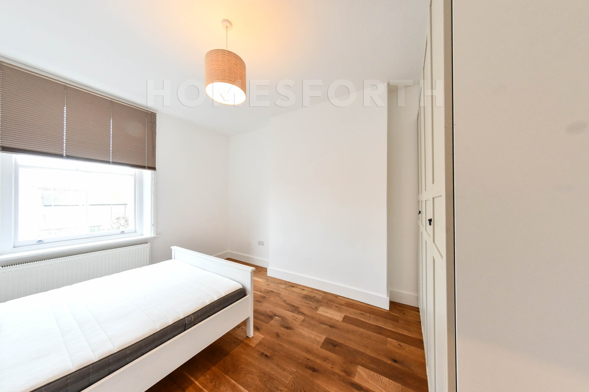 Flat Brondesbury Road in Greater London