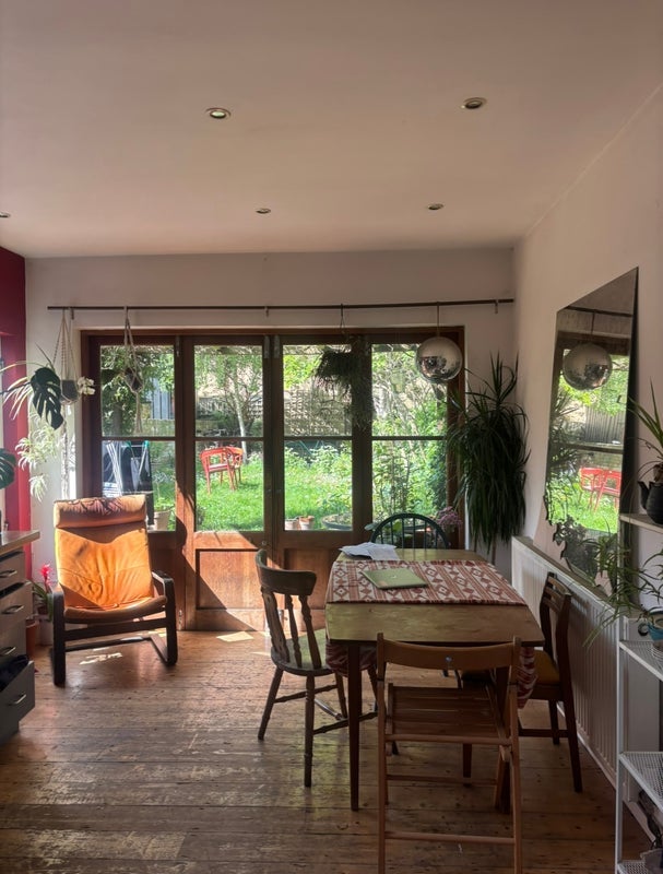 Room Kenmure Road in Greater London