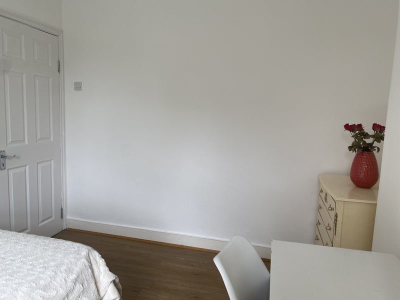 Room Cavendish Road in Greater London