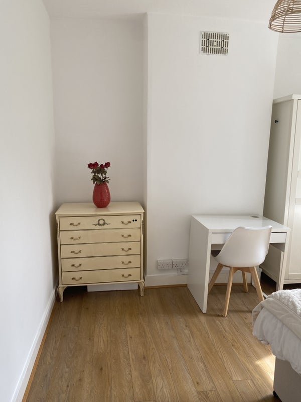 Room Cavendish Road in Greater London